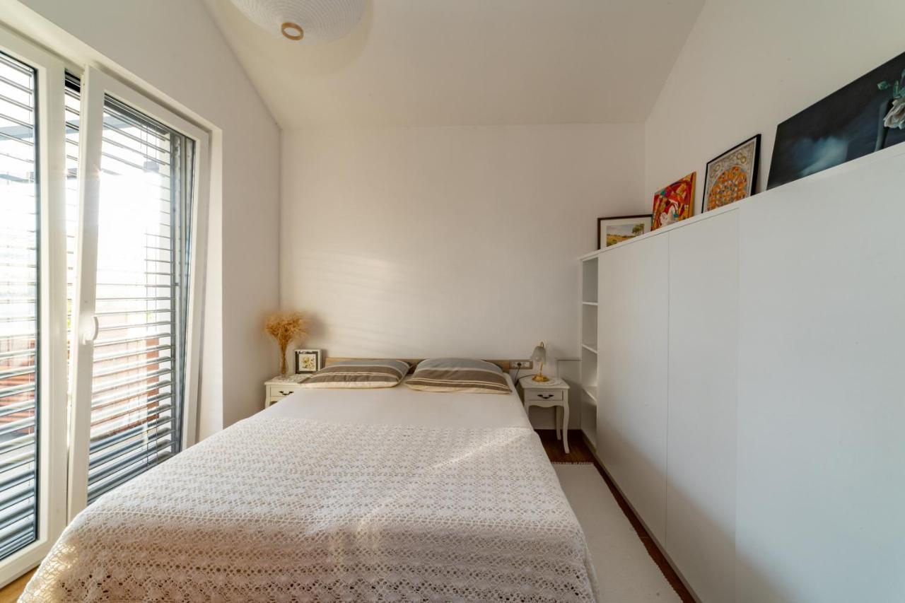 Sunny Hill Apartment Vremski Britof Exterior foto